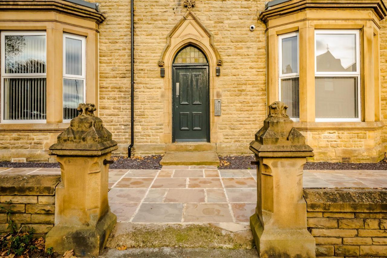 Greenhead Central Huddersfield Bagian luar foto